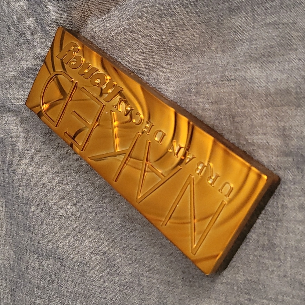 Urban decay naked honey palette